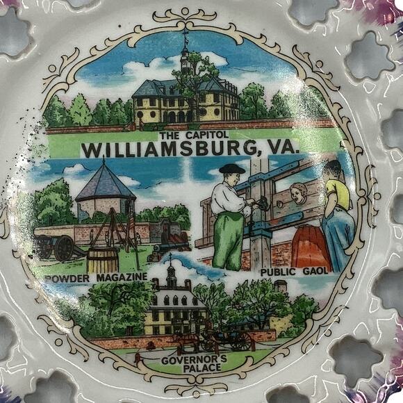 Vintage WILLIAMSBURG Landmarks Collectible Souvenir 8" Plate Decor Memorabilia - Picture 2 of 7